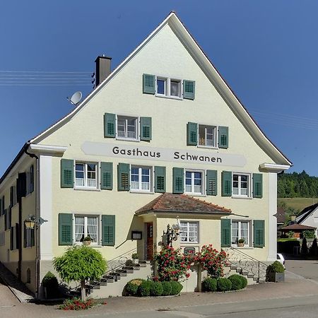 Gasthaus Schwanen & Villa Pfarrhus Щюлинген Екстериор снимка