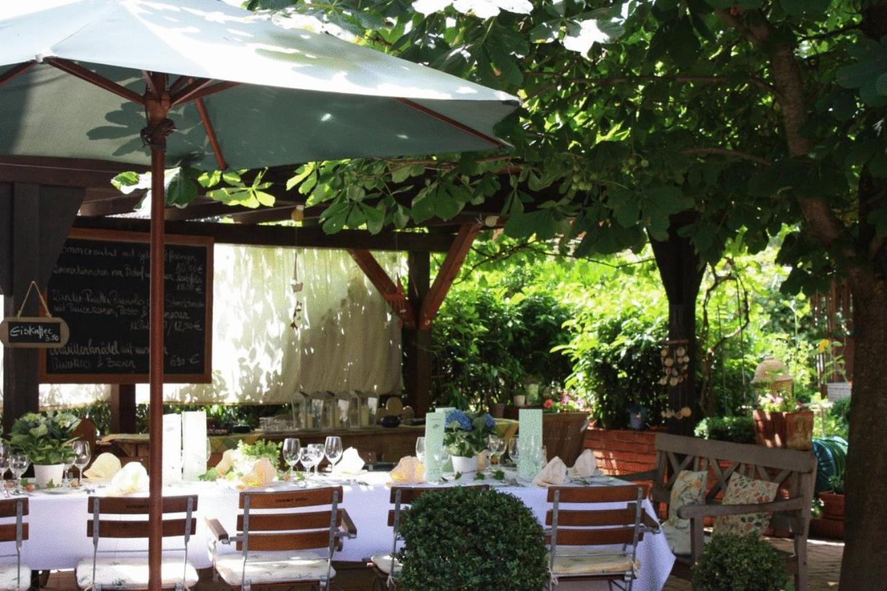Gasthaus Schwanen & Villa Pfarrhus Щюлинген Екстериор снимка