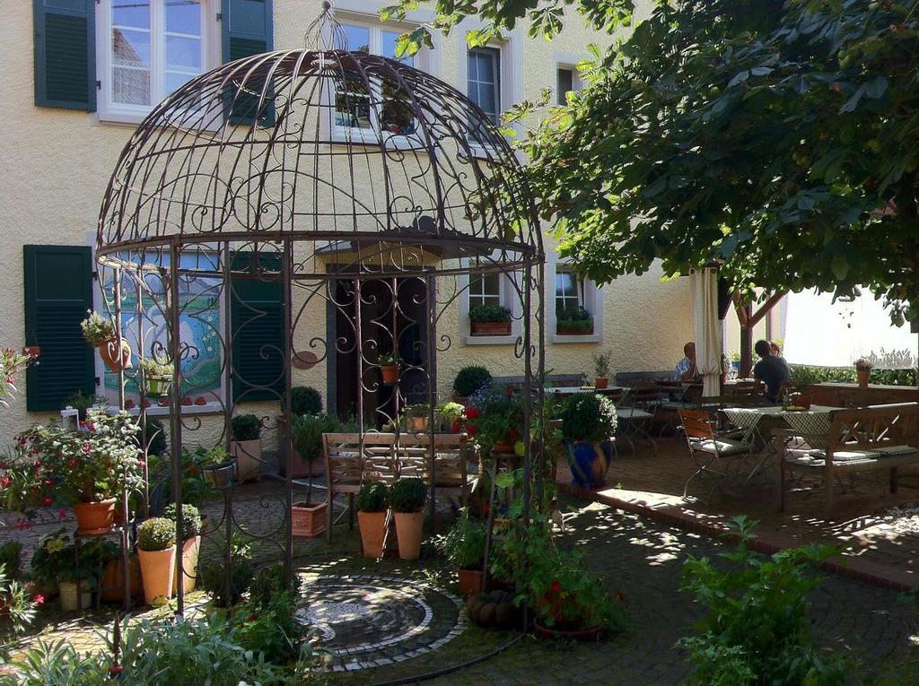 Gasthaus Schwanen & Villa Pfarrhus Щюлинген Екстериор снимка